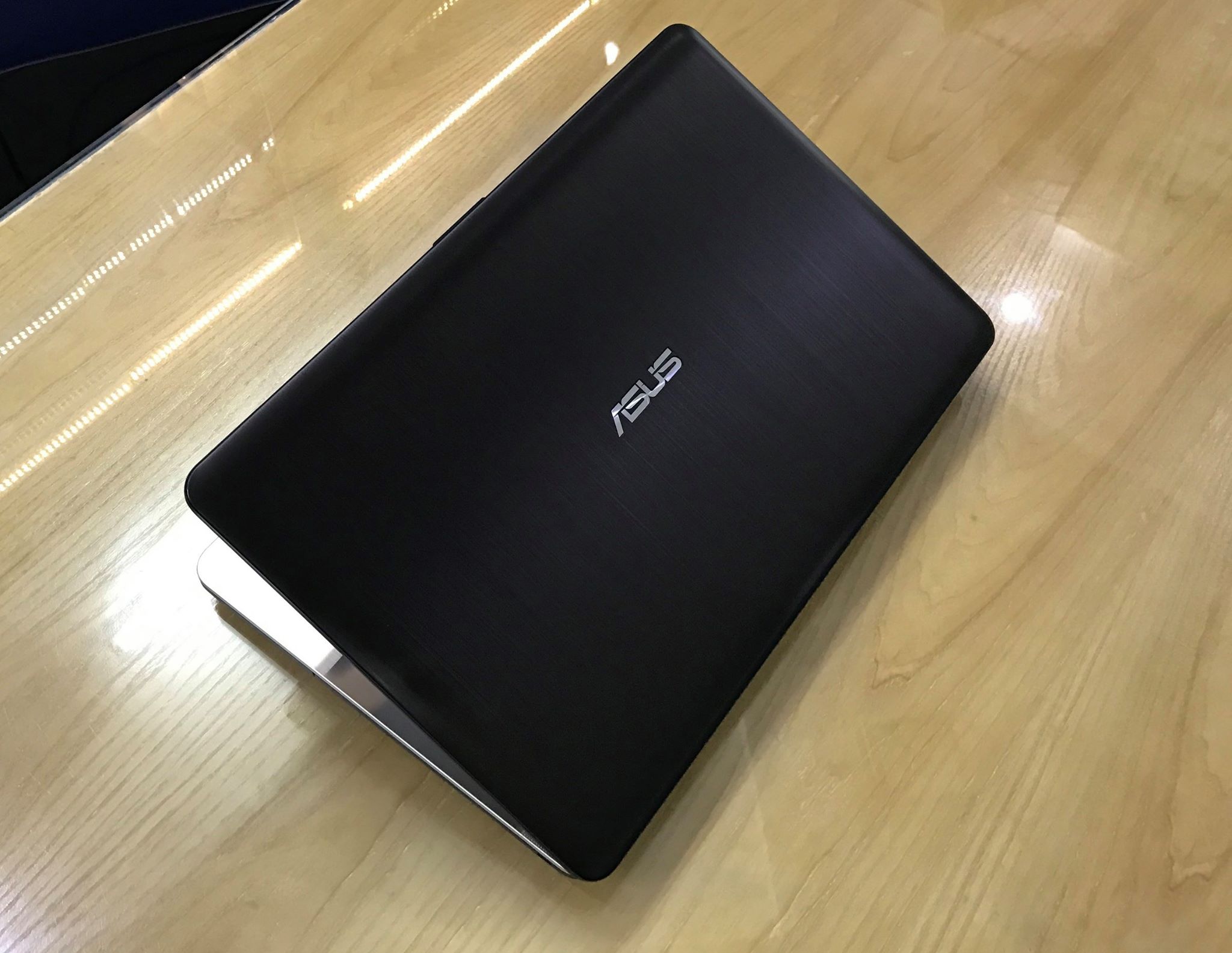 Laptop Asus X541UV-XX143D-6.jpg